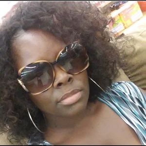 Meet your Posher, Ranetta